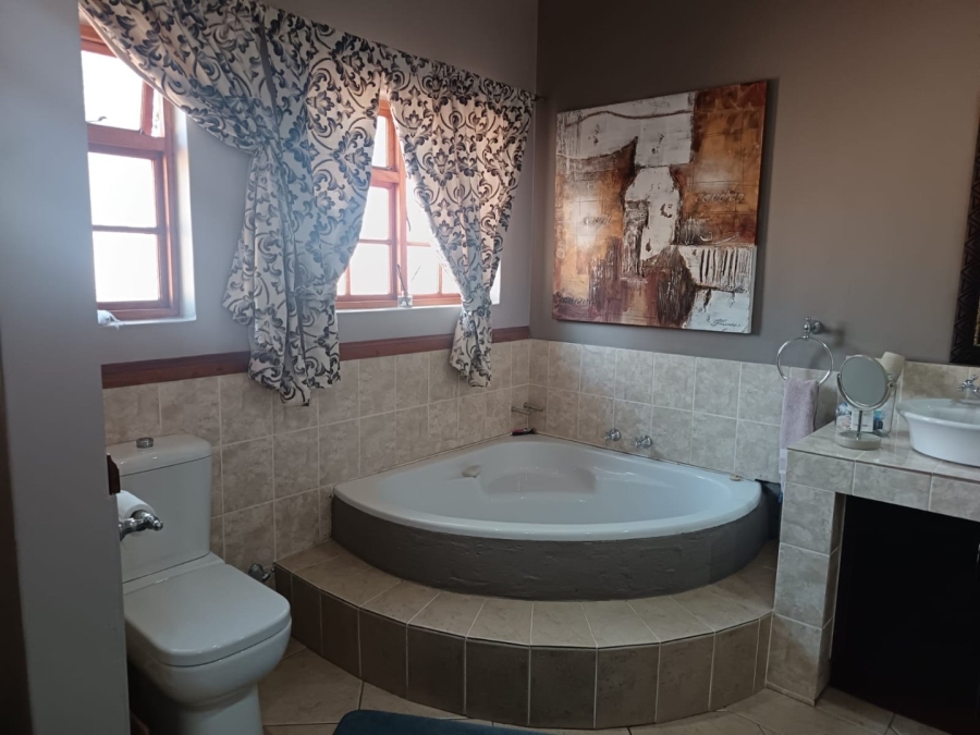 4 Bedroom Property for Sale in Hillcrest Northern Cape